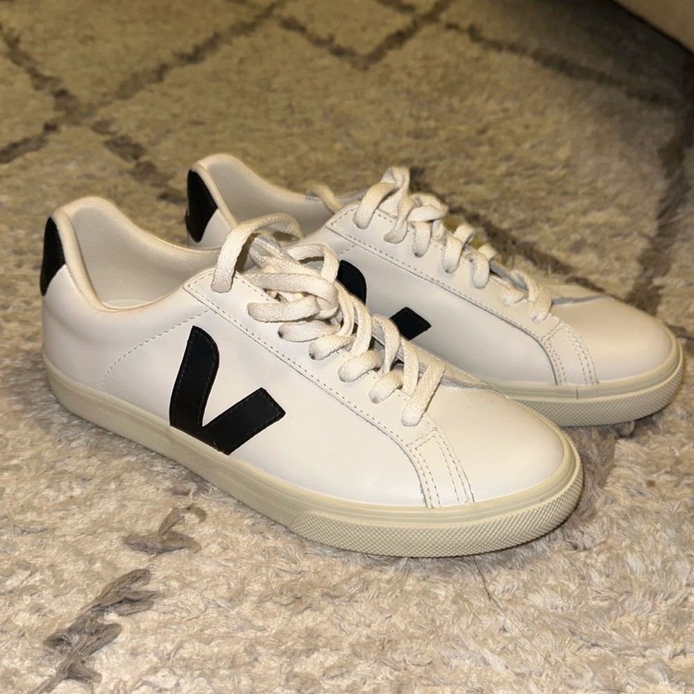 VEJA campo sneaker women size 38EU/ 7US